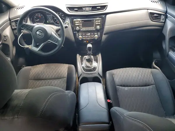 5N1AT2MT8HC811823 2017 NISSAN ROGUE - Image 8