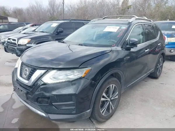 5N1AT2MT8HC812454 2017 NISSAN ROGUE - Image 2