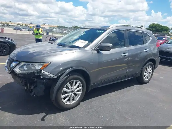 5N1AT2MT8HC826371 2017 NISSAN ROGUE - Image 2
