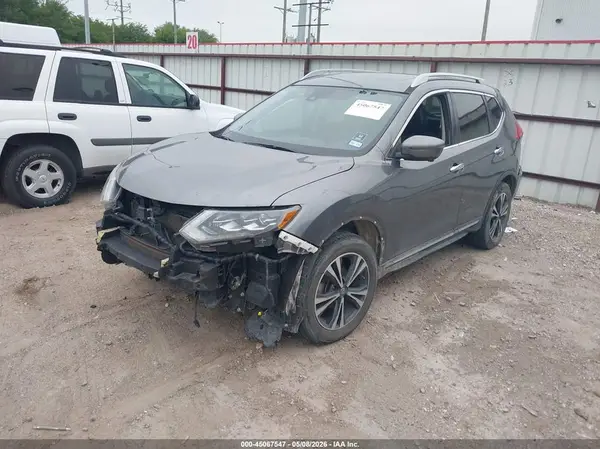 5N1AT2MT8HC827701 2017 NISSAN ROGUE - Image 2