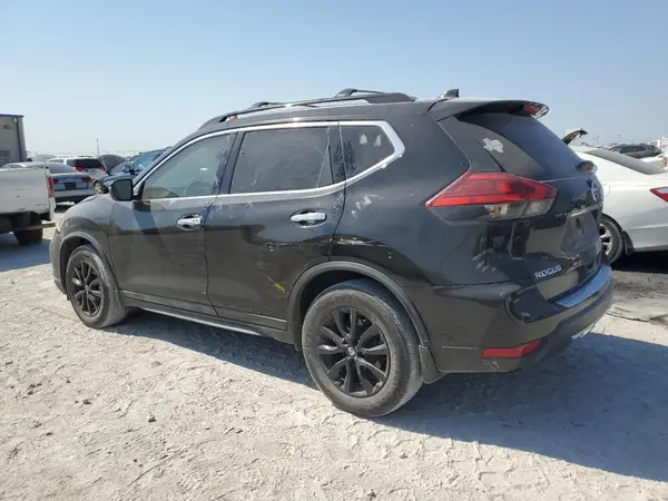 5N1AT2MT8HC833417 2017 NISSAN ROGUE - Image 2