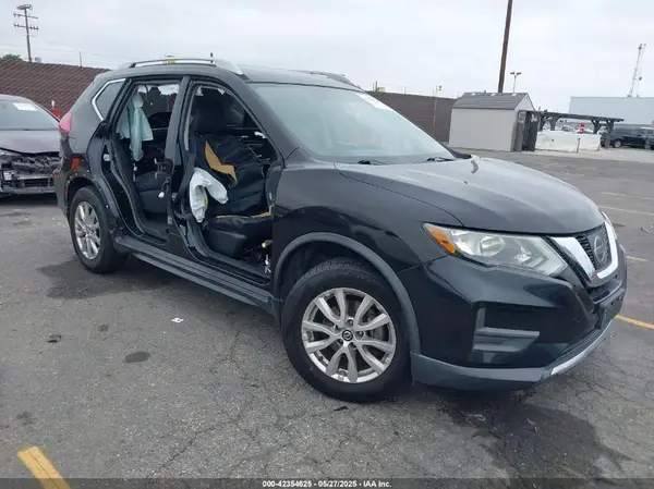 5N1AT2MT8HC834146 2017 NISSAN ROGUE - Image 1