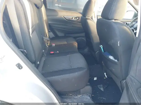 5N1AT2MT8HC839010 2017 NISSAN ROGUE - Image 8
