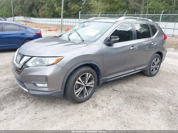 5N1AT2MT8HC844921 2017 NISSAN ROGUE - Image 2