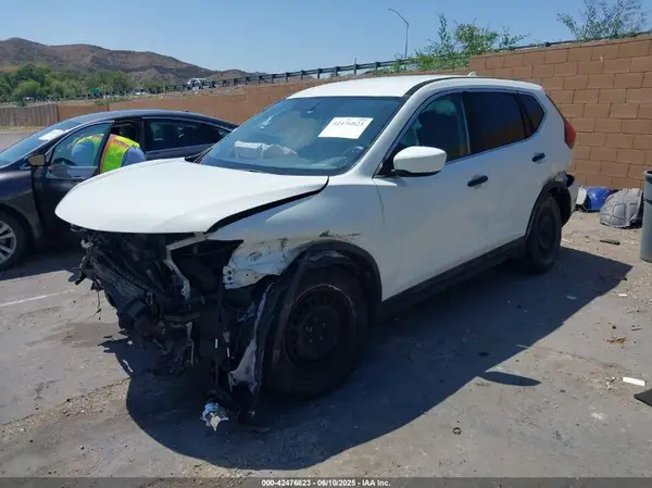 5N1AT2MT8HC846927 2017 NISSAN ROGUE - Image 2