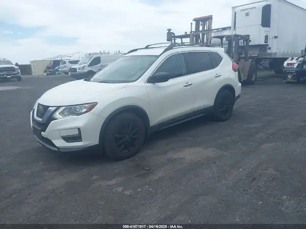 5N1AT2MT8HC849844 2017 NISSAN ROGUE - Image 2