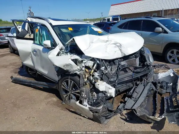5N1AT2MT8HC850850 2017 NISSAN ROGUE - Image 1
