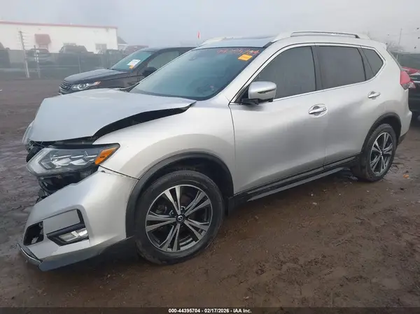 5N1AT2MT8HC852615 2017 NISSAN ROGUE - Image 2
