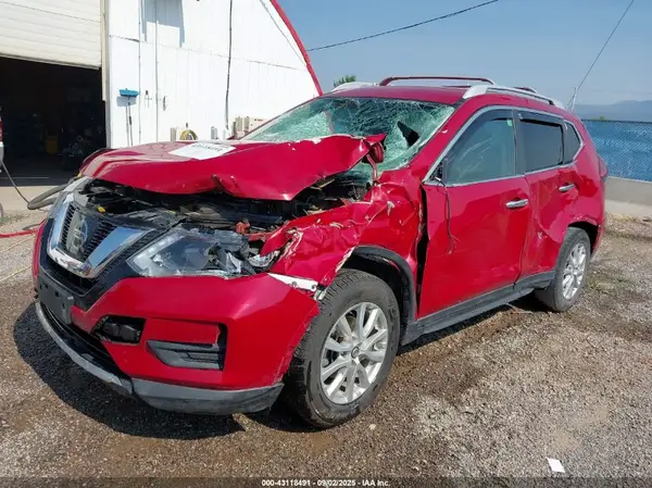5N1AT2MT8HC858673 2017 NISSAN ROGUE - Image 2