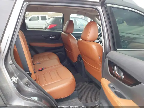 5N1AT2MT8HC858804 2017 NISSAN ROGUE - Image 8