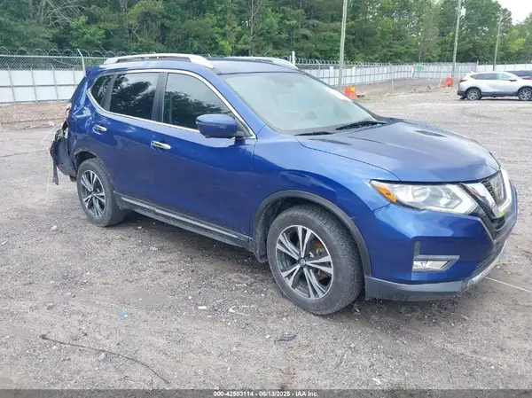 5N1AT2MT8HC863470 2017 NISSAN ROGUE - Image 1