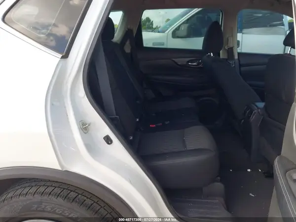 5N1AT2MT8HC865820 2017 NISSAN ROGUE - Image 8