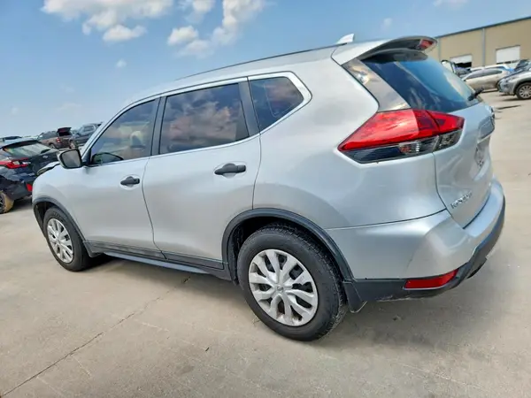 5N1AT2MT8HC868135 2017 NISSAN ROGUE - Image 2