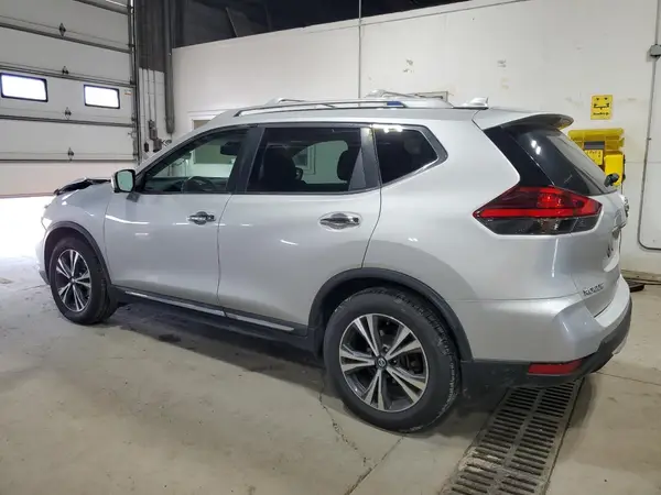 5N1AT2MT8HC871827 2017 NISSAN ROGUE - Image 2