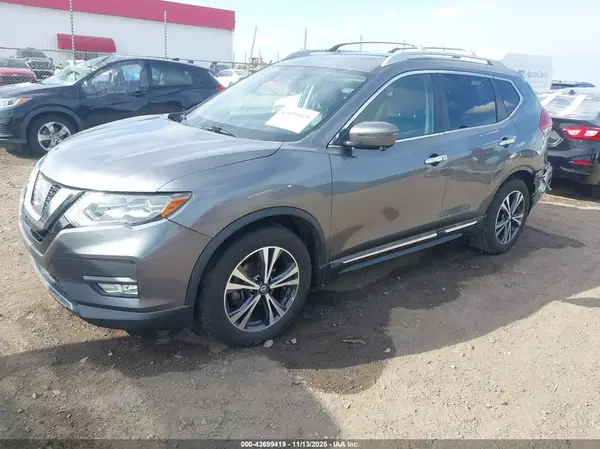 5N1AT2MT8HC872248 2017 NISSAN ROGUE - Image 2