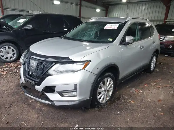 5N1AT2MT8HC873416 2017 NISSAN ROGUE - Image 2