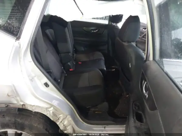 5N1AT2MT8HC873416 2017 NISSAN ROGUE - Image 8