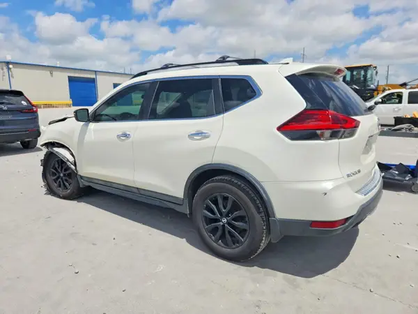 5N1AT2MT8HC879104 2017 NISSAN ROGUE - Image 2