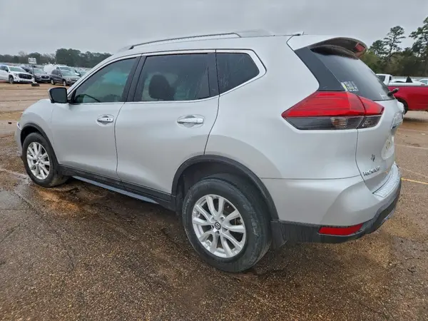 5N1AT2MT8HC881399 2017 NISSAN ROGUE - Image 2