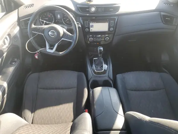 5N1AT2MT8HC886070 2017 NISSAN ROGUE - Image 8
