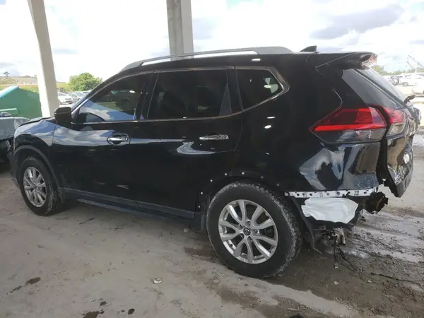 5N1AT2MT8HC890216 2017 NISSAN ROGUE - Image 2