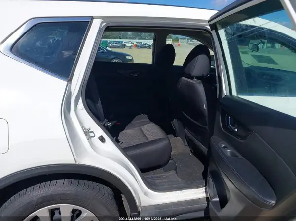 5N1AT2MT8HC892807 2017 NISSAN ROGUE - Image 8