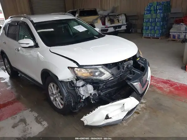 5N1AT2MT8HC892953 2017 NISSAN ROGUE - Image 1