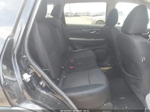 5N1AT2MT8JC704163 2018 NISSAN ROGUE - Image 8