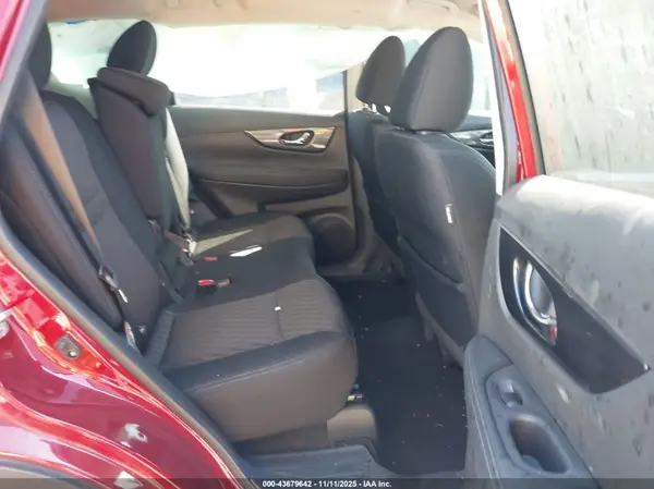 5N1AT2MT8JC704390 2018 NISSAN ROGUE - Image 8