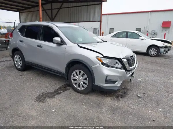 5N1AT2MT8JC705667 2018 NISSAN ROGUE - Image 1
