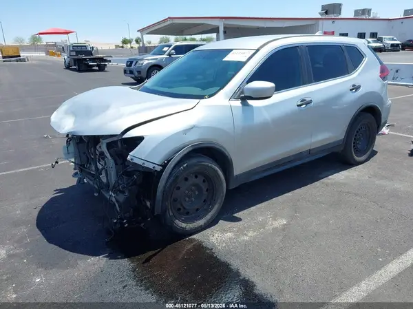 5N1AT2MT8JC711307 2018 NISSAN ROGUE - Image 2