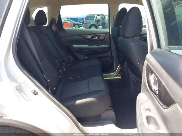 5N1AT2MT8JC711307 2018 NISSAN ROGUE - Image 8