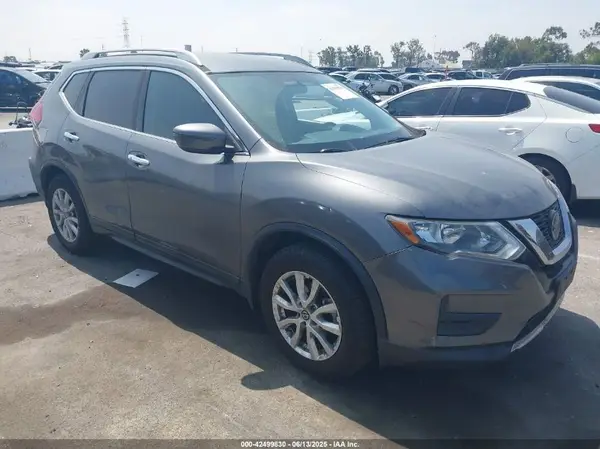 5N1AT2MT8JC713655 2018 NISSAN ROGUE - Image 1