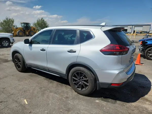 5N1AT2MT8JC713963 2018 NISSAN ROGUE - Image 2