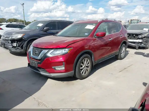 5N1AT2MT8JC724235 2018 NISSAN ROGUE - Image 2