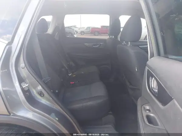 5N1AT2MT8JC725840 2018 NISSAN ROGUE - Image 8