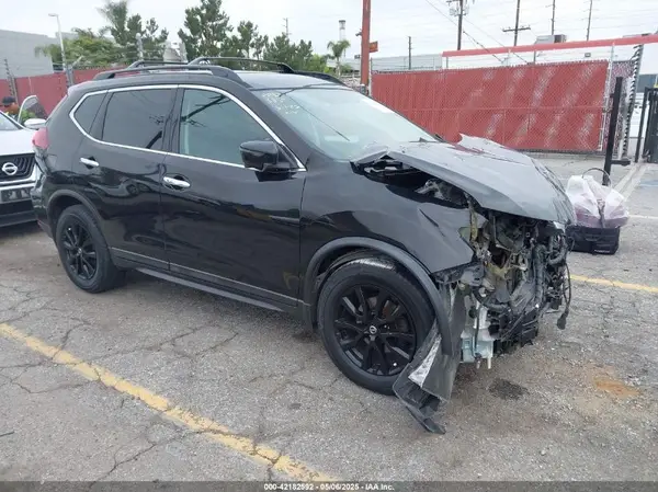 5N1AT2MT8JC726406 2018 NISSAN ROGUE - Image 1