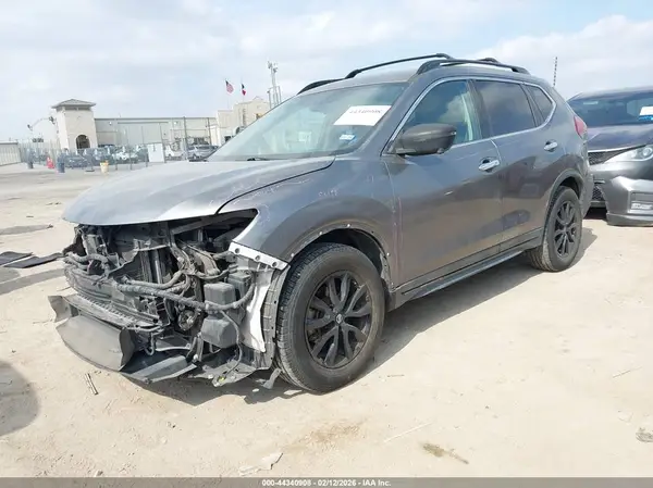 5N1AT2MT8JC731217 2018 NISSAN ROGUE - Image 2