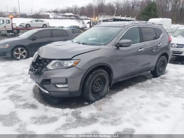 5N1AT2MT8JC739222 2018 NISSAN ROGUE - Image 2