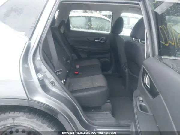 5N1AT2MT8JC739222 2018 NISSAN ROGUE - Image 8