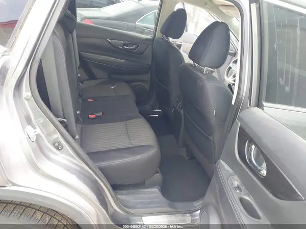 5N1AT2MT8JC742895 2018 NISSAN ROGUE - Image 8