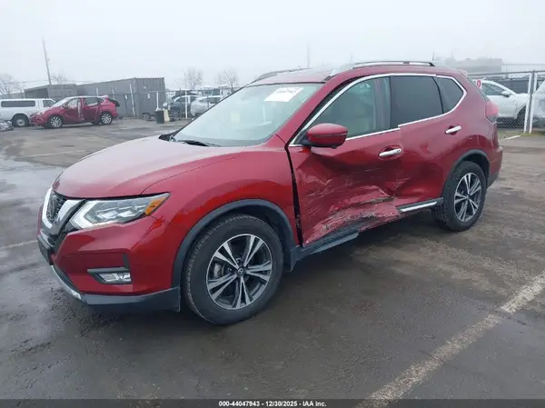 5N1AT2MT8JC743223 2018 NISSAN ROGUE - Image 2
