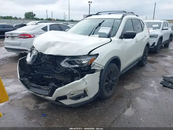 5N1AT2MT8JC743979 2018 NISSAN ROGUE - Image 2
