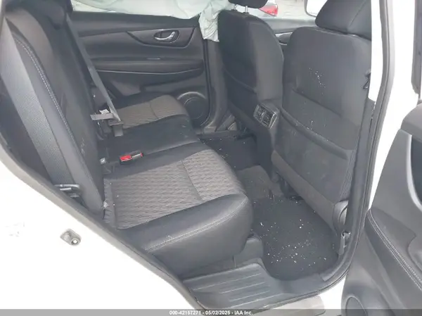 5N1AT2MT8JC743979 2018 NISSAN ROGUE - Image 8