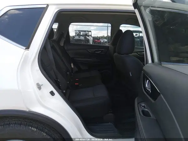 5N1AT2MT8JC753590 2018 NISSAN ROGUE - Image 8