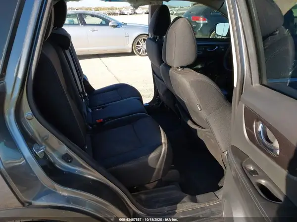 5N1AT2MT8JC760233 2018 NISSAN ROGUE - Image 8