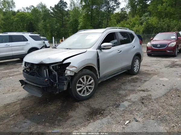 5N1AT2MT8JC764282 2018 NISSAN ROGUE - Image 2