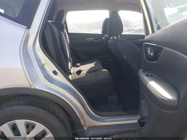 5N1AT2MT8JC773273 2018 NISSAN ROGUE - Image 8