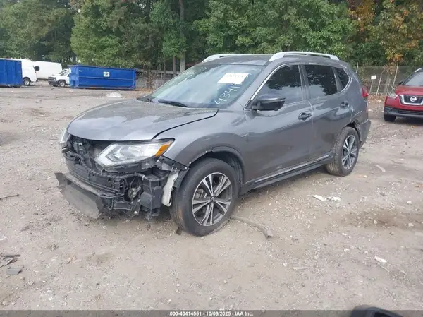 5N1AT2MT8JC784211 2018 NISSAN ROGUE - Image 2
