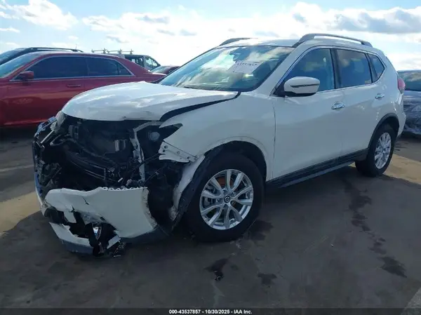 5N1AT2MT8JC790722 2018 NISSAN ROGUE - Image 2
